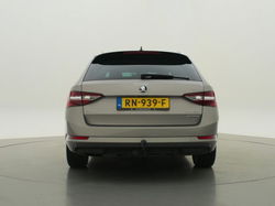 Skoda Superb Combi - 1.6 TDI Greenline Business 88 kW / 120 pk / Trekhaak / Navigatie / Stoelverwarm