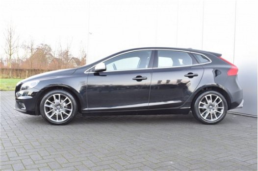 Volvo V40 - 2.0 D2 R-Design Business Pack/Connect Winterline - 1