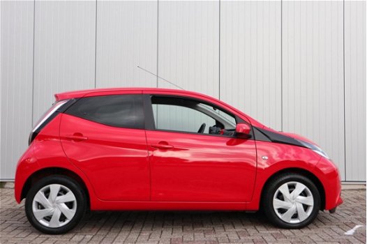 Toyota Aygo - 1.0 VVT-i x-play - 1