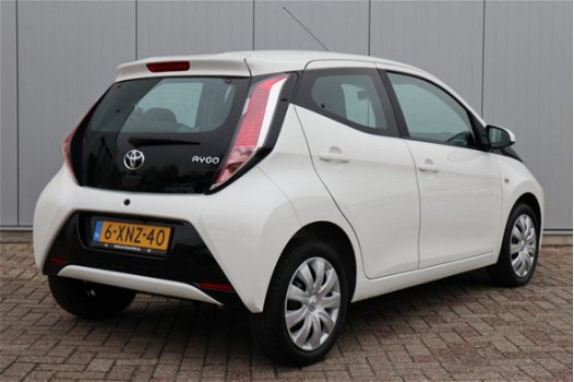 Toyota Aygo - 1.0 VVT-i x-play - 1