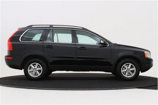 Volvo XC90 - 2.5 T AWD Kinetic | Automaat | Navigatie | Xenon | Verwarmbare voorstoelen - 1