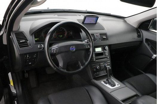 Volvo XC90 - 2.5 T AWD Kinetic | Automaat | Navigatie | Xenon | Verwarmbare voorstoelen - 1