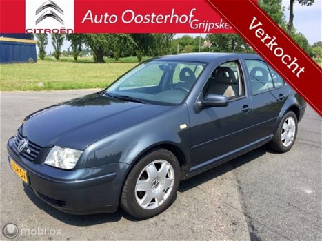 Volkswagen Bora - 2.3 V5 Highline - 1