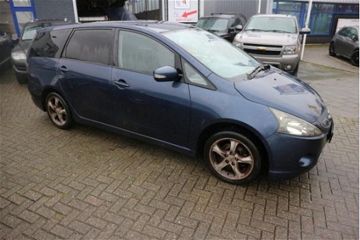 Mitsubishi Grandis - 2.4-16V Intense 7 PERS / APK 10-20 / Rijdt goed / - 1