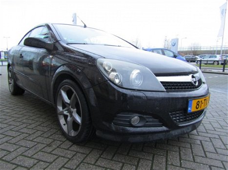 Opel Astra TwinTop - 1.8 16V AUT Cosmo, LEDER, PDC, STOELVERWARMING, XENON - 1