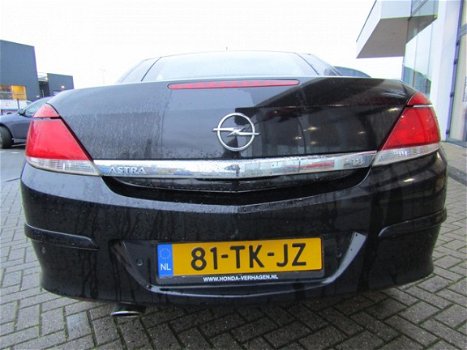 Opel Astra TwinTop - 1.8 16V AUT Cosmo, LEDER, PDC, STOELVERWARMING, XENON - 1