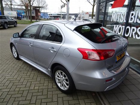 Mitsubishi Lancer Sportback - 1.6 Limited Edition *CLIMATE CONTROL*STOELVERWARMING* TREKHAAK*1e EIGE - 1