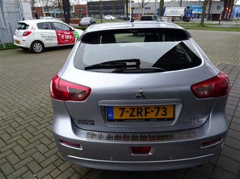 Mitsubishi Lancer Sportback - 1.6 Limited Edition *CLIMATE CONTROL*STOELVERWARMING* TREKHAAK*1e EIGE - 1