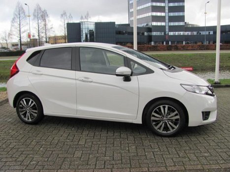 Honda Jazz - 1.3 i-VTEC 102pk CVT Elegance Navigatie/Camera - 1