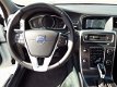 Volvo V60 - 2.0 D4 180pk Automaat Summum | Leder | Sportstoelen | Navi | PDC | Bluetooth carkit en a - 1 - Thumbnail