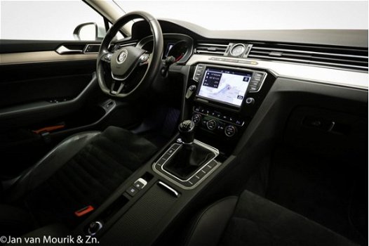 Volkswagen Passat Variant - 1.4 TSI ACT Business Edition | LED | HALF LEDER | CLIMA | CRUISE | NAVI - 1