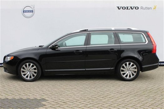 Volvo V70 - T4 180pk automaat / lederen bekleding / schuif kanteldak / trekh - 1