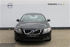 Volvo V70 - T4 180pk automaat / lederen bekleding / schuif kanteldak / trekh