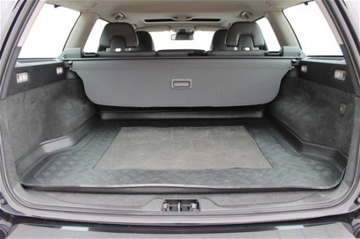 Volvo V70 - T4 180pk automaat / lederen bekleding / schuif kanteldak / trekh - 1