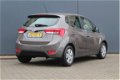 Hyundai ix20 - 1.6i i-Motion Aut. | Parkeersensoren | Airco | Radio/cd | USB | - 1 - Thumbnail