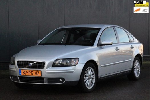 Volvo S40 - 2.4 Momentum Airco/Cruise/Lmv/Trekhaak/Apk 10-2020 - 1