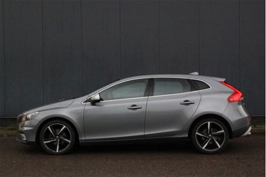 Volvo V40 - 2.0 D2 R-Design Navigatie/Parkeersensor/18