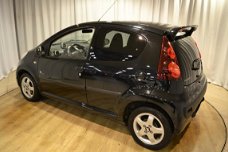 Peugeot 107 - Black & Silver 5drs 1.0 Leder/Airco/Lichtmetaal