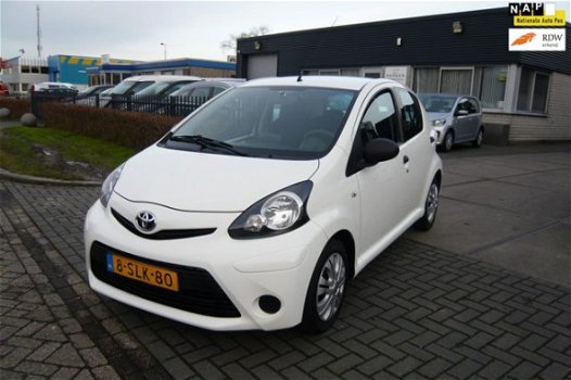 Toyota Aygo - 1.0 VVT-i Now 5 Deurs AIRCO NAVIGATIE - 1