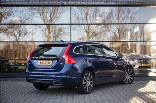 Volvo V60 - 2.0 D4 Ocean Race , Navigatie, PDC, Stoelverwarming, - 1