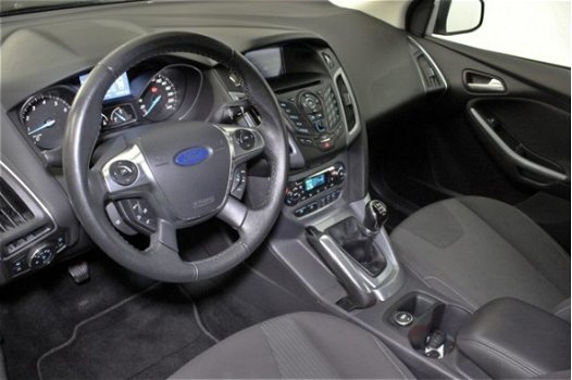 Ford Focus - 1.0 EcoBoost Titanium | Navigatie | Trekhaak | Cruise & Climate Control | Park. Sensore - 1