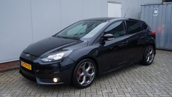 Ford Focus - ST 2.0 250pk ST-2 Recaro Navi 18inch LM Keyless NL auto 58826km *1e Eigenaar - 1