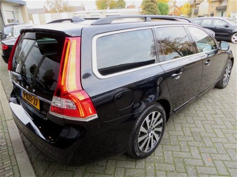 Volvo V70 - 1.6 D2 SUMMUM POWERSHIFT LEDER XENON SCHUIFDAK PDC - 1