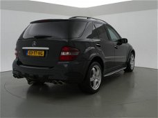 Mercedes-Benz M-klasse - 320 CDI V6 AUT. AMG SPORT + LUCHTVERING / SCHUIFDAK / 20 INCH / KEYLESS-GO