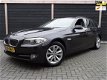 BMW 5-serie Touring - 520d High Executive Lederen bekleding/Nav/elec. trekhaak/nieuwe apk 1-2020 - 1 - Thumbnail