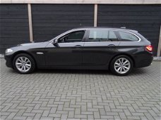 BMW 5-serie Touring - 520d High Executive Lederen bekleding/Nav/elec. trekhaak/nieuwe apk 1-2020