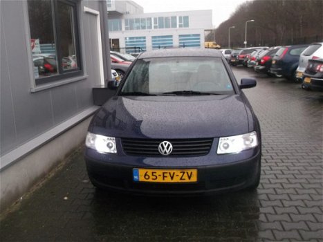 Volkswagen Passat - 1.9 TDI Comfortline clima cruise leer xenon lmv apk - 1