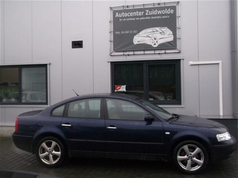 Volkswagen Passat - 1.9 TDI Comfortline clima cruise leer xenon lmv apk - 1