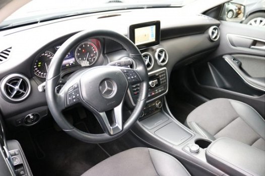 Mercedes-Benz A-klasse - 180 Ambition Line: Style | Automaat - 1