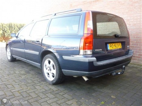 Volvo V70 - - 2.4 D5 Summum - 1