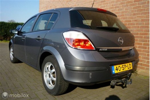 Opel Astra - - 1.6 Business - 1