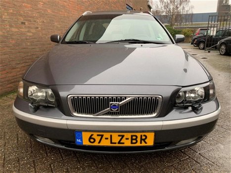 Volvo V70 - 2.5 T AWD Titanium Edition Automaat - 1