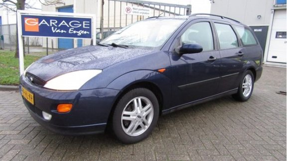 Ford Focus Wagon - 1.6-16V Collection - 1