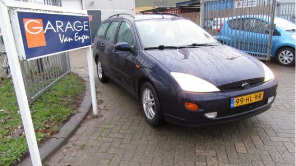 Ford Focus Wagon - 1.6-16V Collection - 1