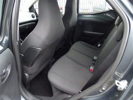 Toyota Aygo - 1.0 VVT-i x-fun 5-deurs | Airco | Radio | - 1