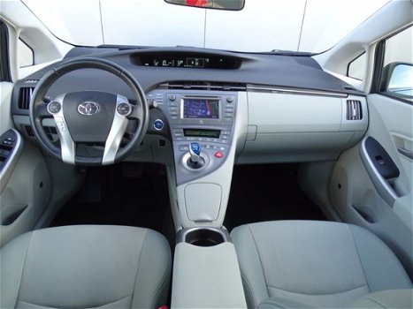 Toyota Prius - 1.8 Business | JBL audio | Navi | LED | Smart Key | Regensensor - 1