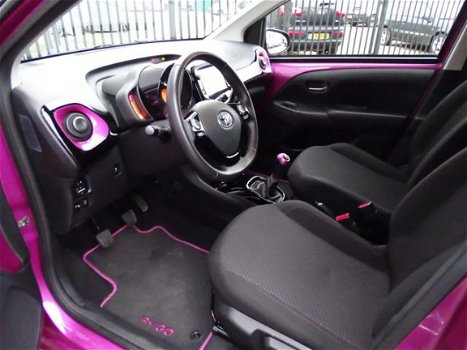 Toyota Aygo - 1.0 VVT-i X-Cite 5-deurs | NIEUW MODEL | X-BEAT AUDIO | Apple Carplay | LMV | Bi-tone - 1