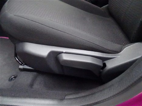 Toyota Aygo - 1.0 VVT-i X-Cite 5-deurs | NIEUW MODEL | X-BEAT AUDIO | Apple Carplay | LMV | Bi-tone - 1