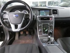 Volvo V60 - 1.6 T3 Momentum Navi ECC