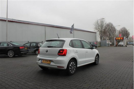 Volkswagen Polo - 1.4 TDI Comfortline Connected Series - 1