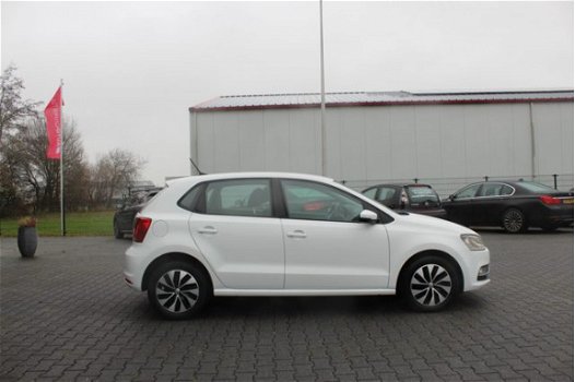 Volkswagen Polo - 1.4 TDI Comfortline Connected Series - 1