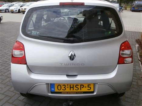 Renault Twingo - 1.2 Dynamique AIRCO/ CRUISE/ TREKHAAK /76.000 KM NAP / NEDERLANDSE AUTO € 4250. - 1
