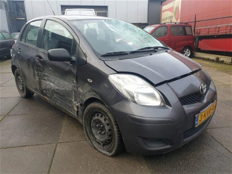 Toyota Yaris - 1.3 VVTi Comfort 5-DRS/AIRCO/ *SCHADE AUTO - 1