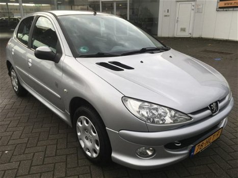 Peugeot 206 - 1.4 Génération Nieuwstaat Airco Bluetooth Usb - 1