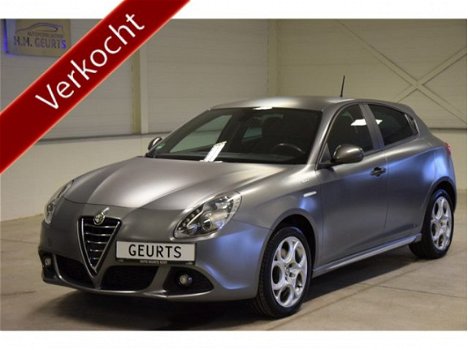 Alfa Romeo Giulietta - 1.4 Turbo 150Pk Clima Lm Velgen Pdc Origineel Mat grijs Top - 1