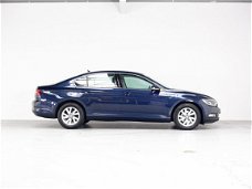 Volkswagen Passat - 1.6 TDI Business Edition , DSG, Navigatie, Parkeersensoren, Keyless